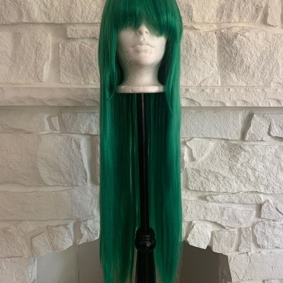 Long Green Wig - Picture 6 of 7